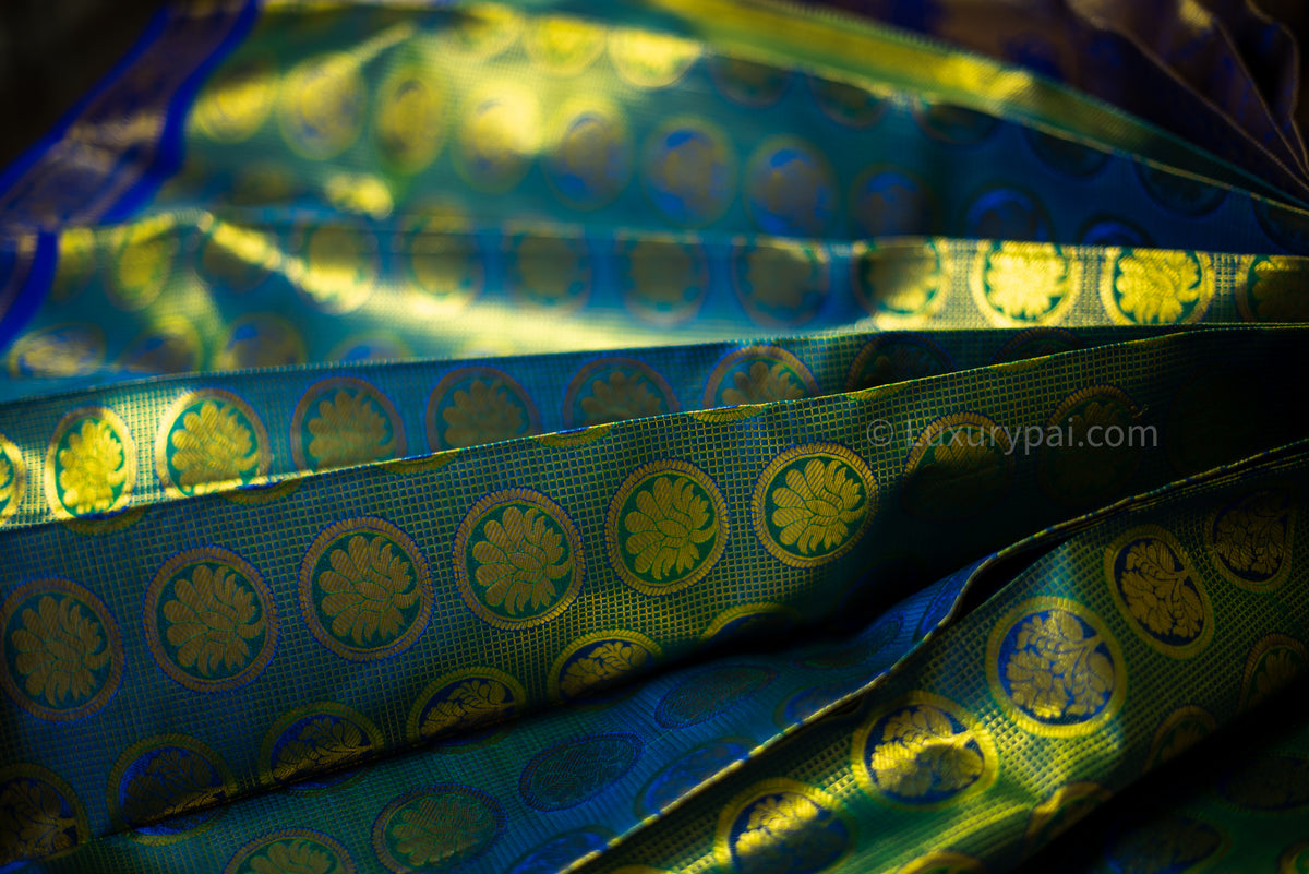 Elegant Parrot Green Kanchipuram Pure Pattu (Silk) Handloom Kai Korvai Bridal Wedding Saree