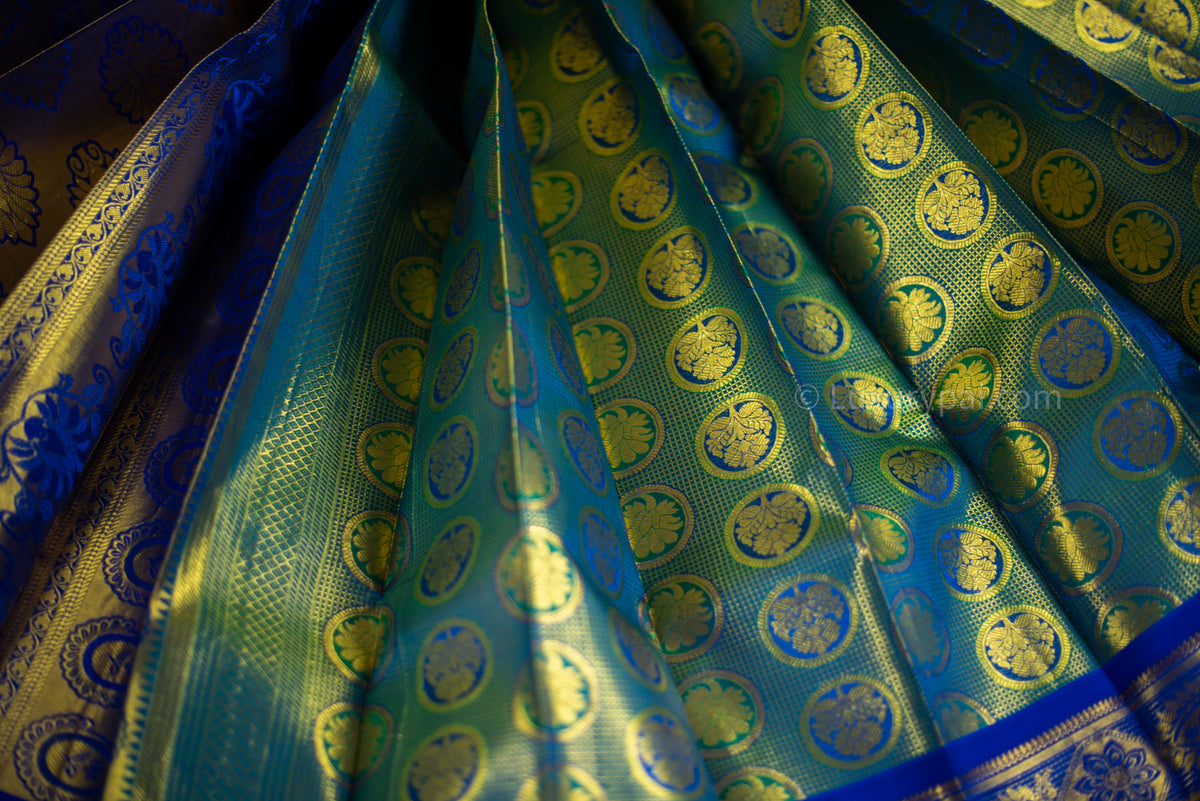 Elegant Parrot Green Kanchipuram Pure Pattu (Silk) Handloom Kai Korvai Bridal Wedding Saree