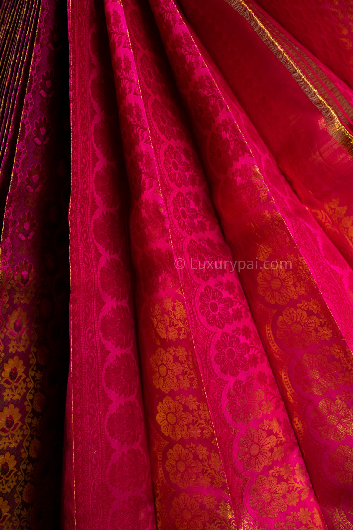 Dazzling Iridescent Kanchipuram Pure Pattu (Silk) Handloom Kai Korvai Bridal Wedding Saree