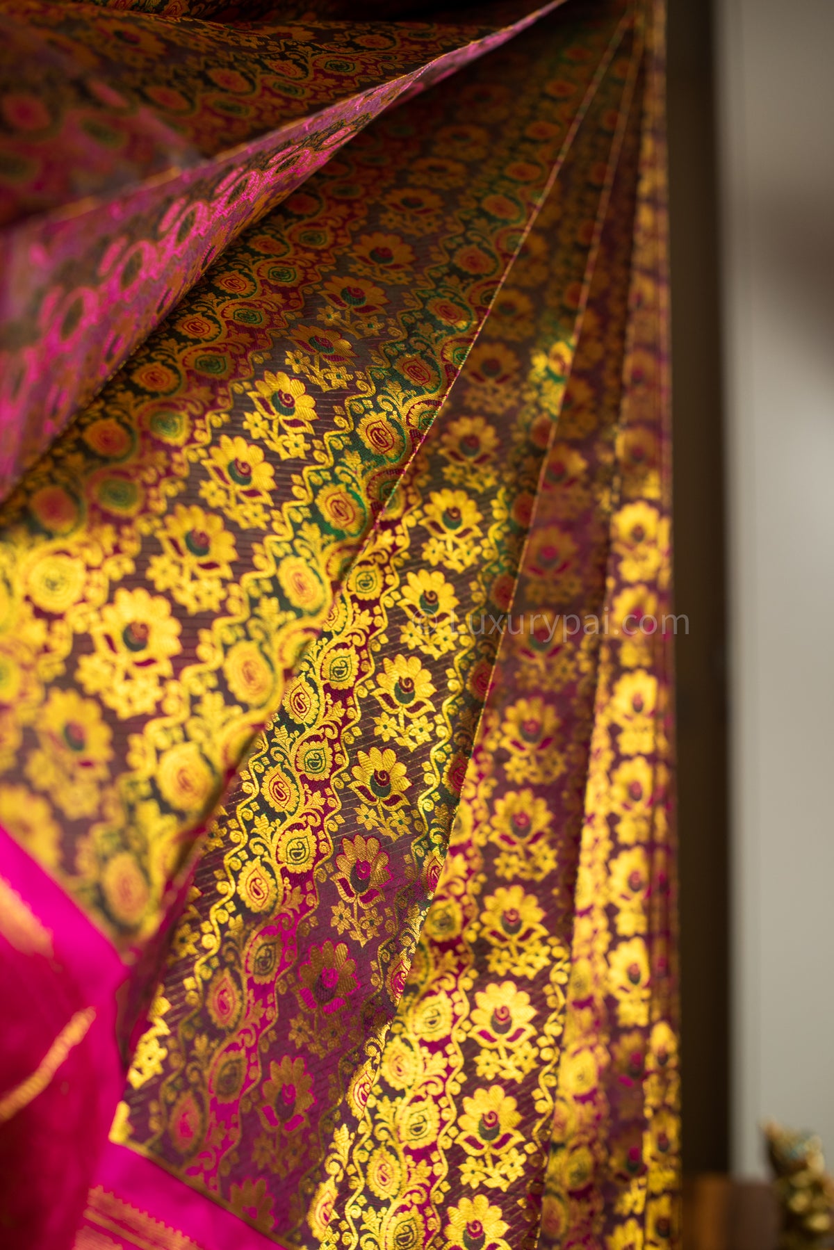 Dazzling Iridescent Kanchipuram Pure Pattu (Silk) Handloom Kai Korvai Bridal Wedding Saree