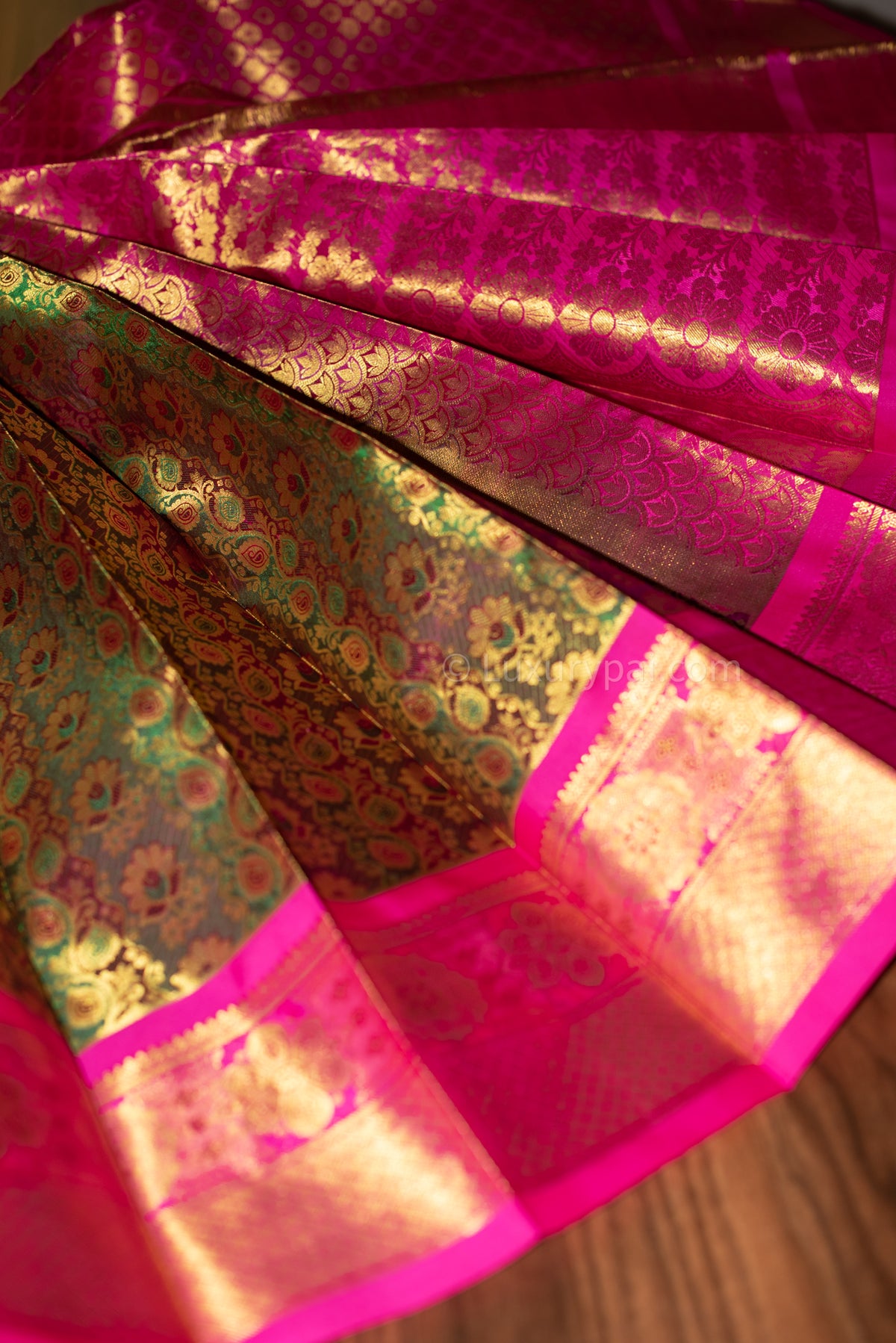 Dazzling Iridescent Kanchipuram Pure Pattu (Silk) Handloom Kai Korvai Bridal Wedding Saree