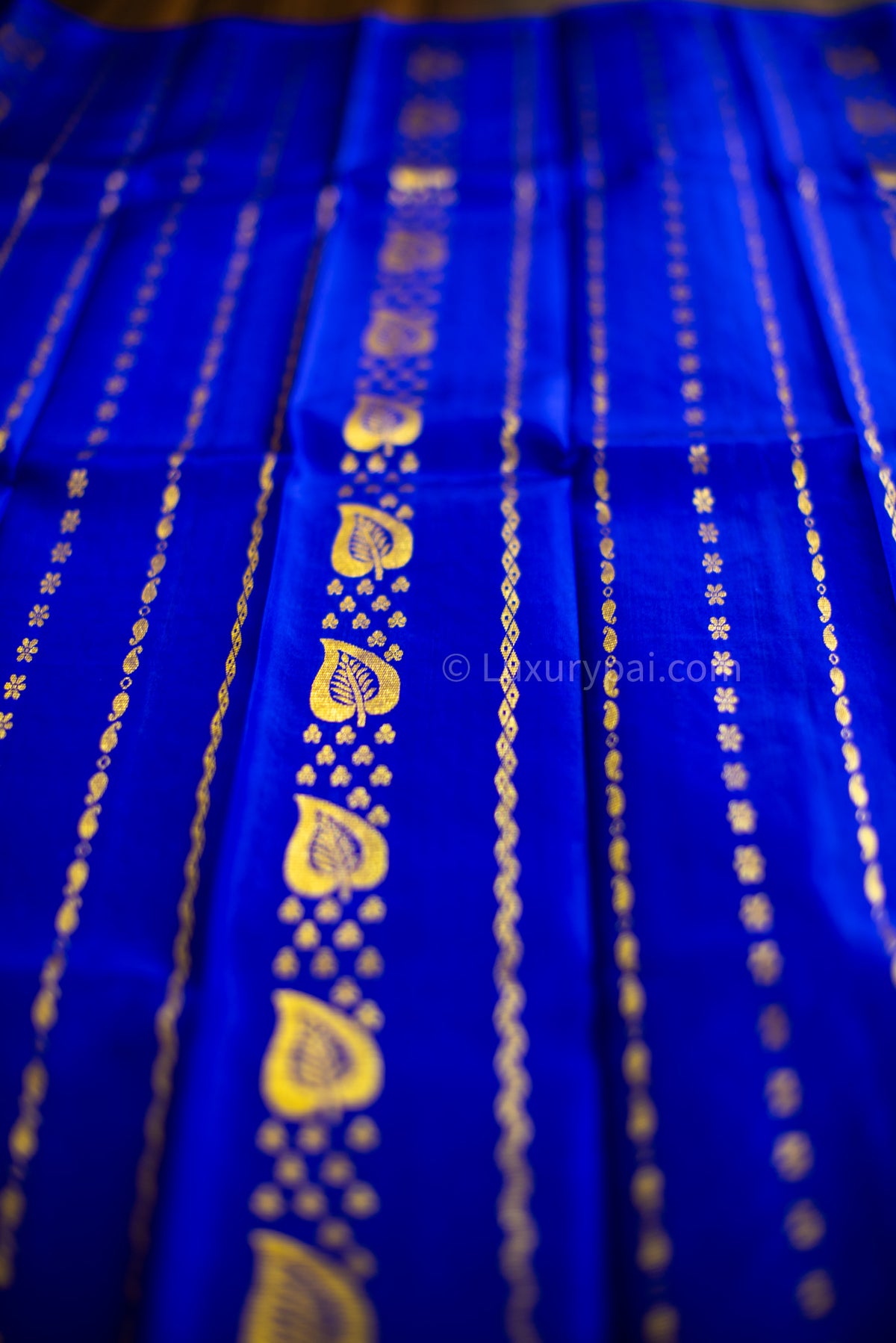 Stunning Violet Kanchipuram Pattu Saree with Big Leaves, Clubs butta and Double Side Chain Design