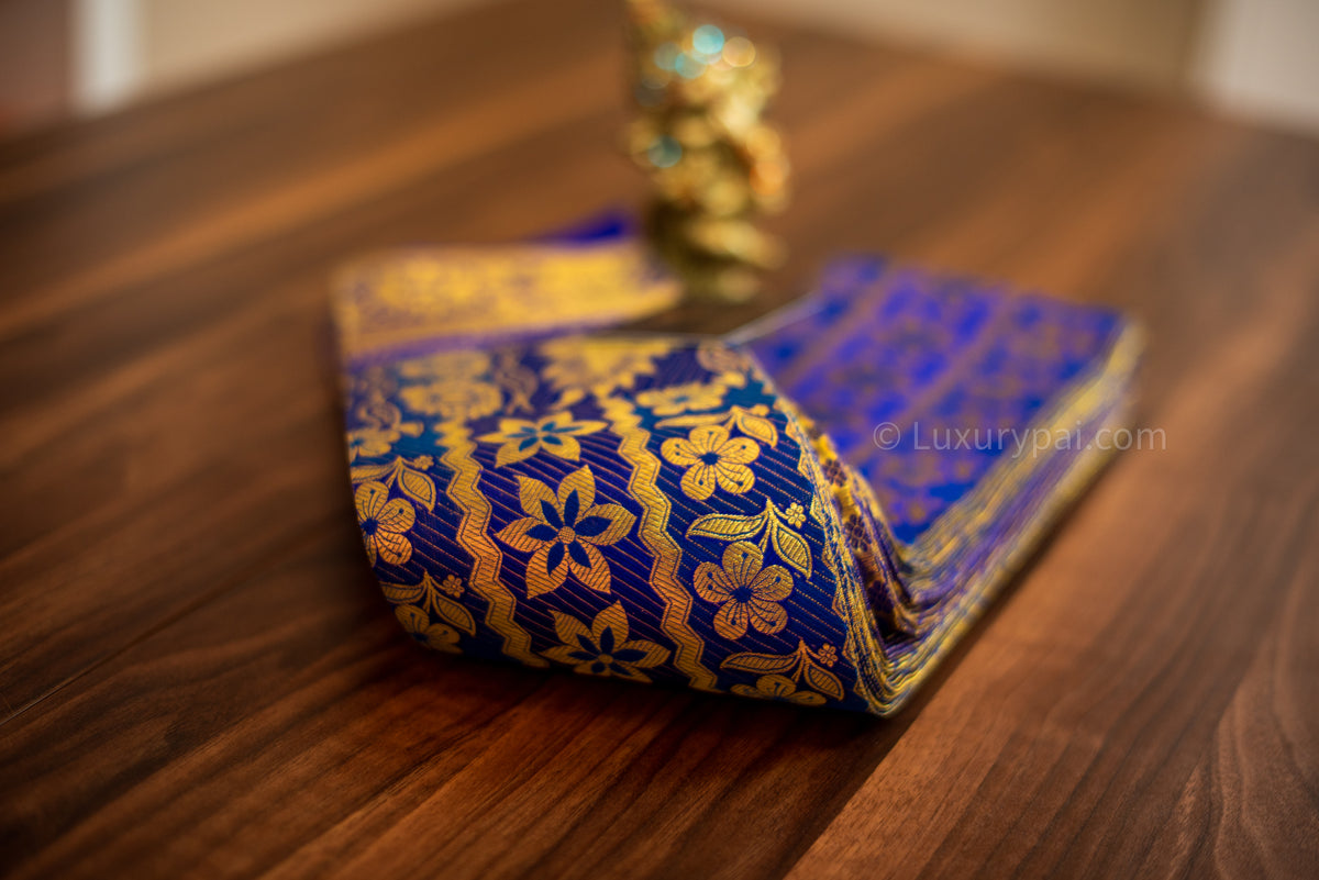 Stunning Violet Kanchipuram Pattu Saree with Floral and Chain Design - A Luxurious and Elegant Piece for Any Occasion