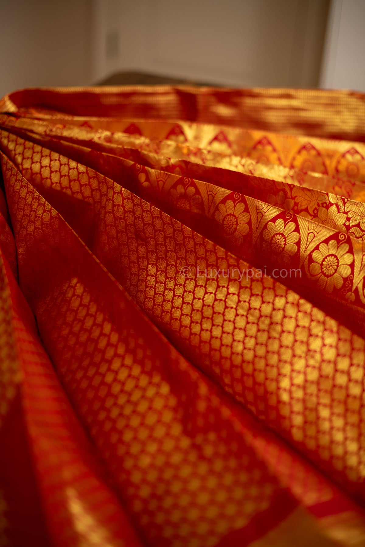 Stunning Tomato Red Kanchipuram Pattu Saree with Exquisite Betel Leaves Design - A Luxurious and Elegant Piece for Any Occasion