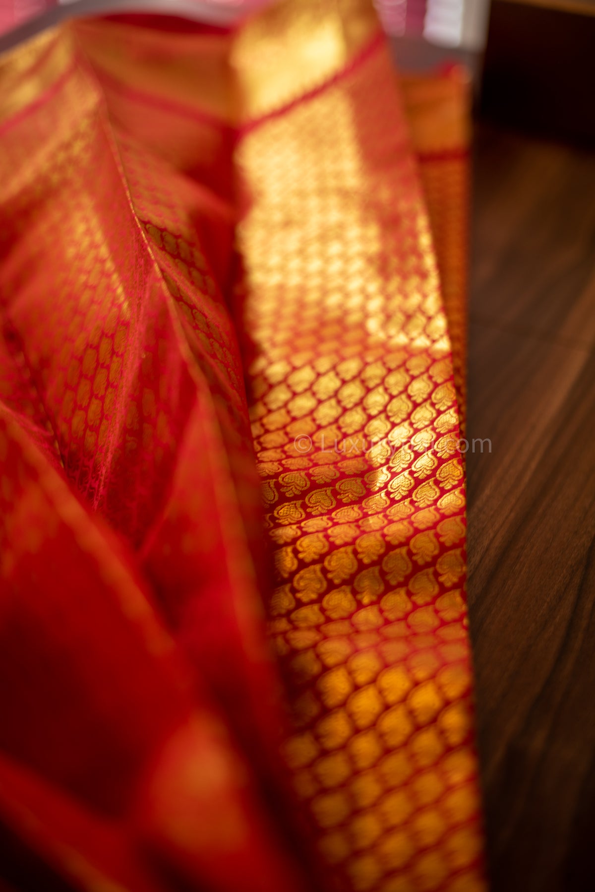 Stunning Tomato Red Kanchipuram Pattu Saree with Exquisite Betel Leaves Design - A Luxurious and Elegant Piece for Any Occasion