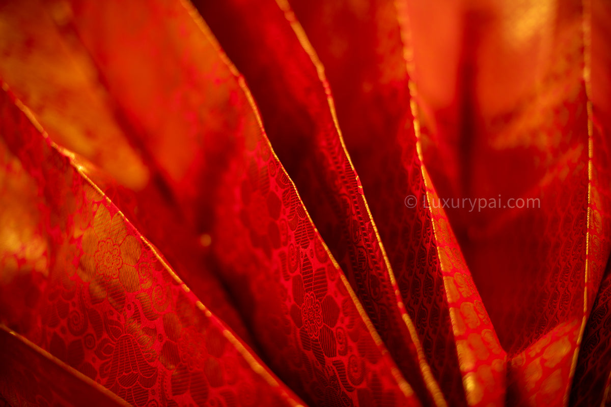 Stunning Tomato Red Kanchipuram Pattu Saree with Exquisite Betel Leaves Design - A Luxurious and Elegant Piece for Any Occasion