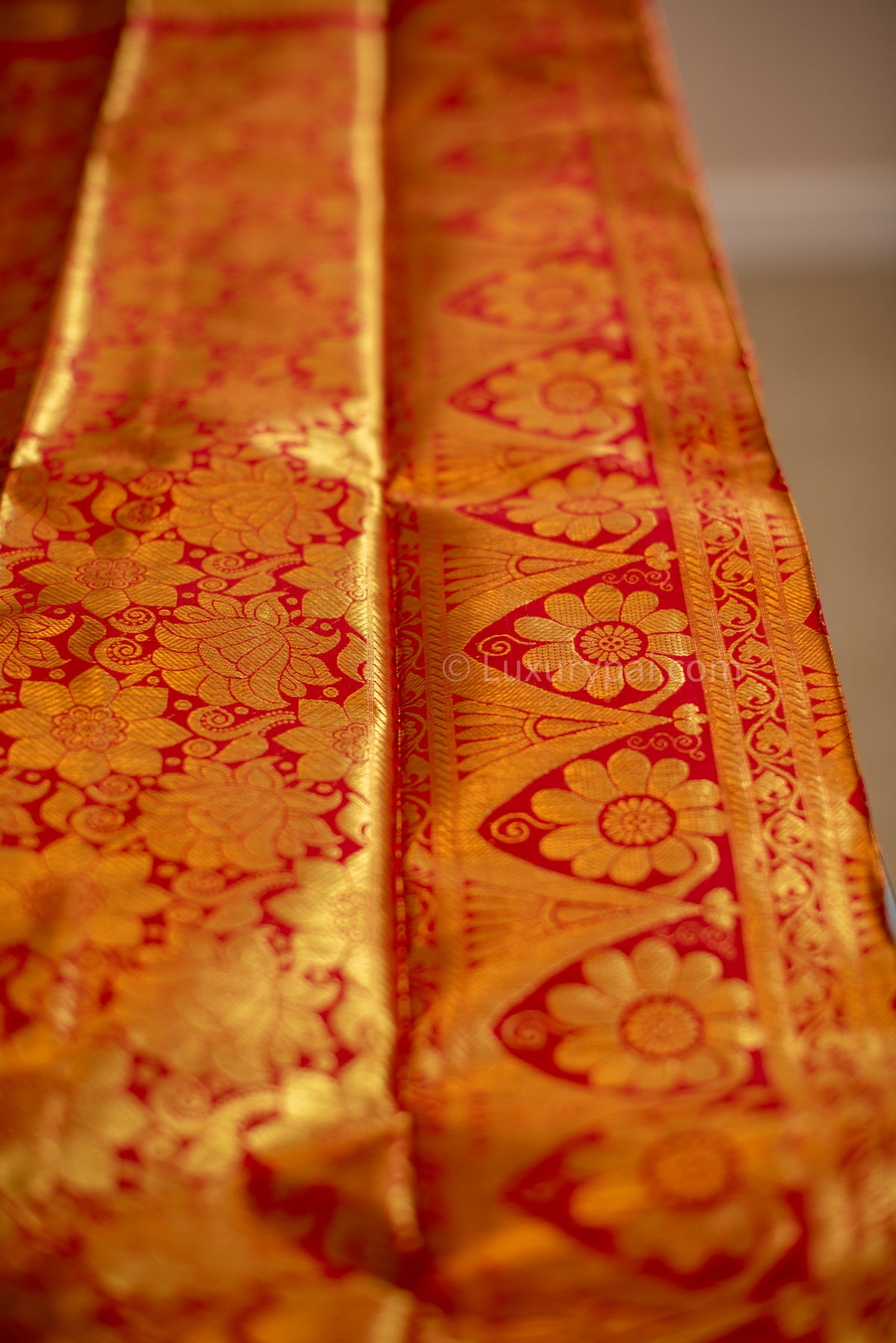 Stunning Tomato Red Kanchipuram Pattu Saree with Exquisite Betel Leaves Design - A Luxurious and Elegant Piece for Any Occasion